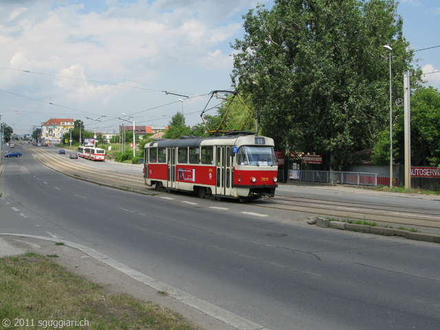 Tram T3SU 7011